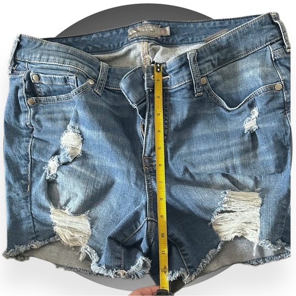 BOGO TORRID EUC Distressed Jean Shorts - Picture 3 of 4